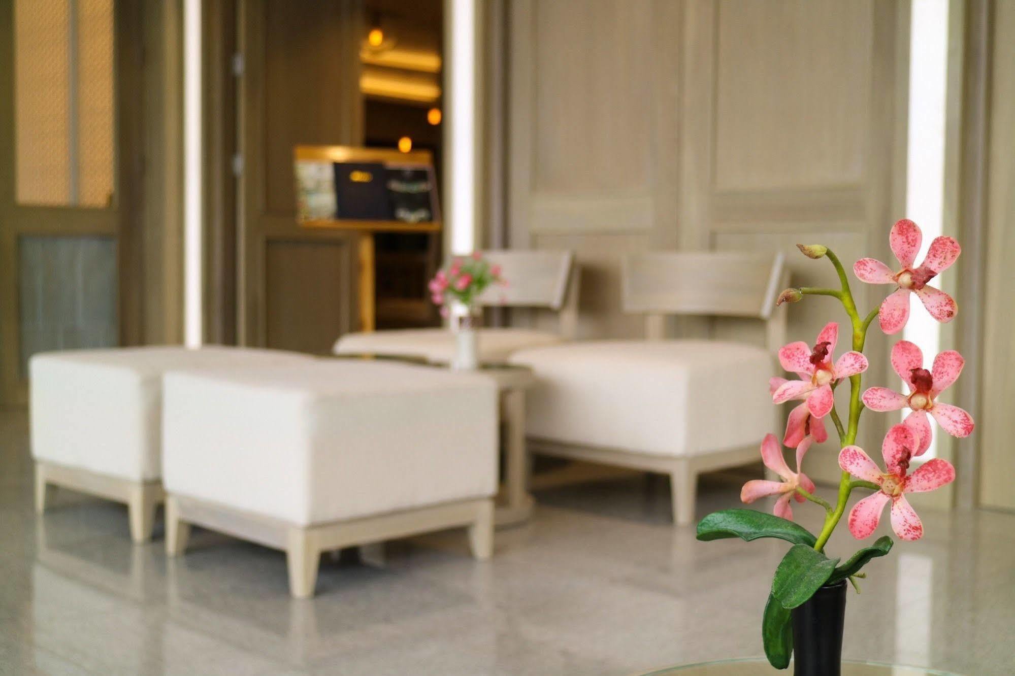 Ca Hotel And Residence Phuket - Sha Extra Plus Exteriér fotografie